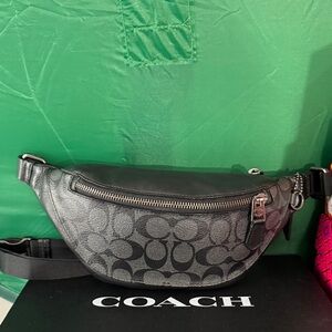 ❤️ Warren Mini Belt Bag ❤️Coach Gray and Black Men's Belt Bag❤️